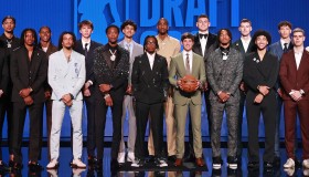 拒绝1年350万，无人问津！威少太难了，自己选择的路跪着也要走完